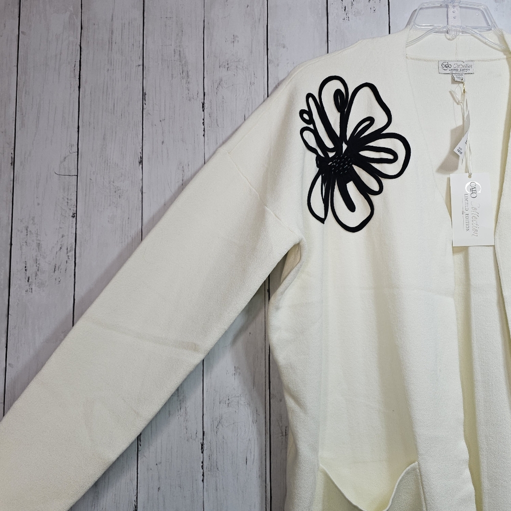 NWT Cato Collection Limited Edition Cream Long Cardigan Black Flowers Size 2X. - Picture 3 of 10